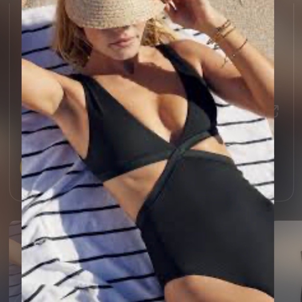 Aerie | NWT Woman's Black Real Good Ribbed Cutout One Piece Swimsuit, Size L